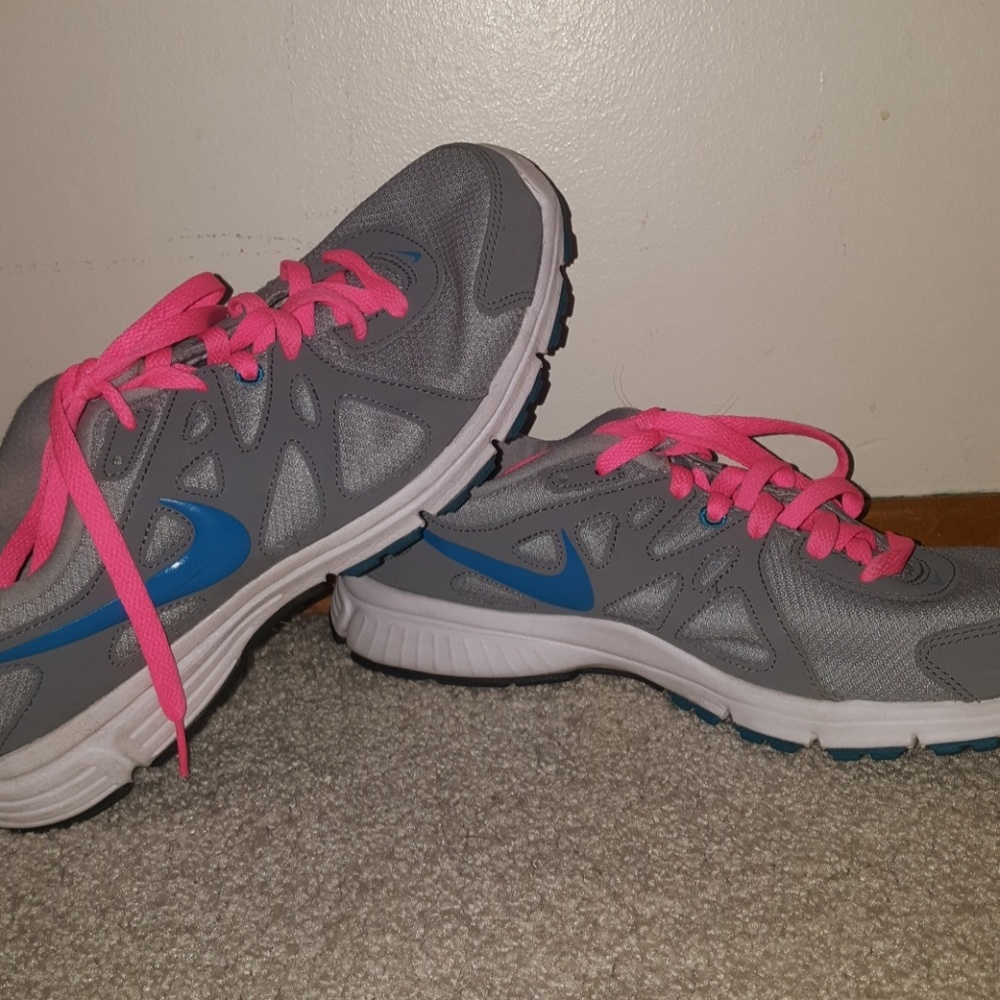 Nike running shoes!!💙💘